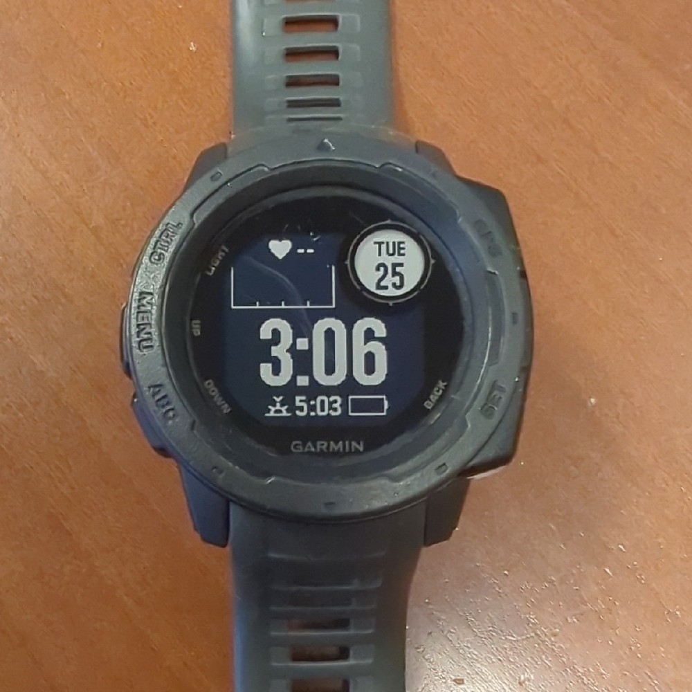 ⌚Garmin MIL-STD-810G Black and Gray Smartwatch